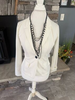 Kaii Ivory Single-Button Notch Lapel Blazer